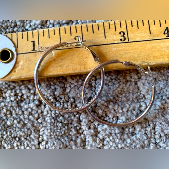 Sparkling Rhinestone Diamonte Hoops Silver NWOT
Diameter: 1.25” - Picture 9 of 10